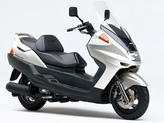 Yamaha Majesty