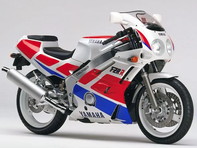 Yamaha FZR400R