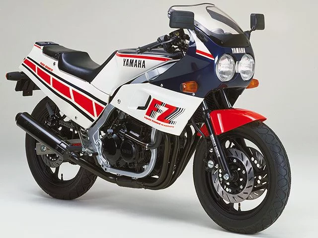 Yamaha FZ400R