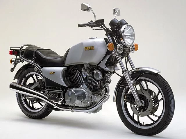 Yamaha XV750E