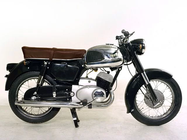 Yamaha YD-2