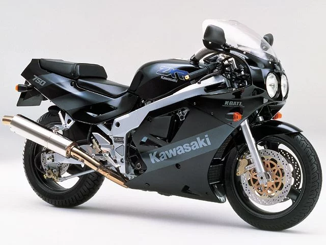 ZXR750