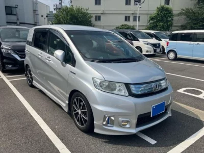 HONDA FREED SPIKE HYBRID