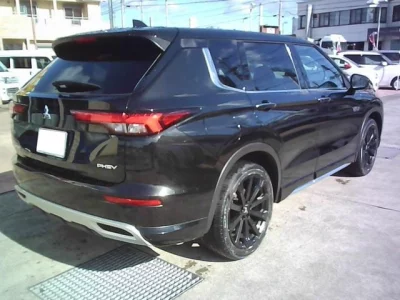 MITSUBISHI OUTLANDER PHEV