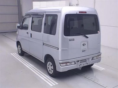 TOYOTA PIXIS VAN