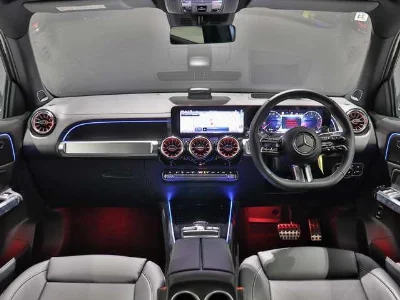 MERCEDES BENZ GLB