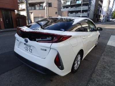 TOYOTA PRIUS PHV