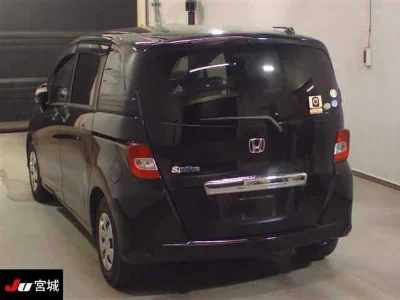 HONDA FREED SPIKE