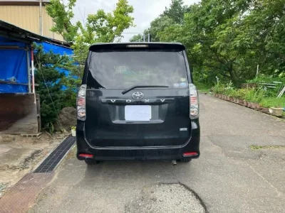 TOYOTA VOXY 2007 с аукциона, 2000cc, пробег 168 000 км