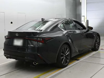 LEXUS IS