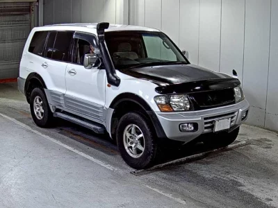 MITSUBISHI PAJERO