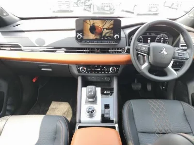 MITSUBISHI OUTLANDER PHEV