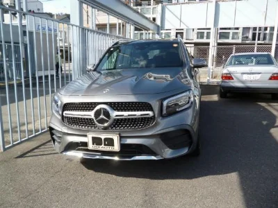 MERCEDES BENZ GLB
