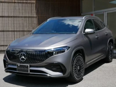 MERCEDES BENZ EQA