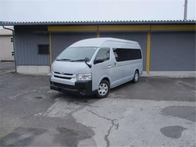 TOYOTA HIACE