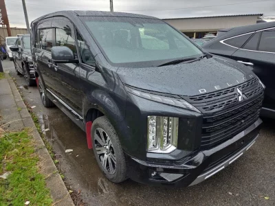 MITSUBISHI DELICA D5