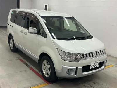 MITSUBISHI DELICA D5