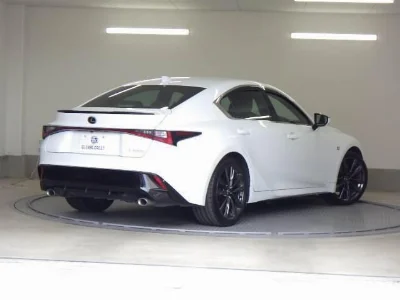 LEXUS IS