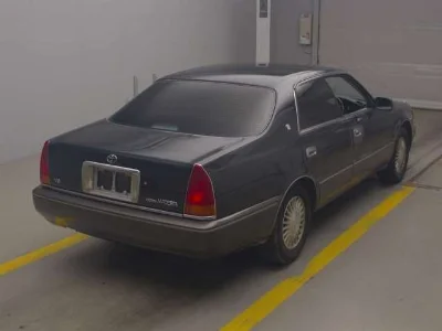 TOYOTA CROWN MAJESTA