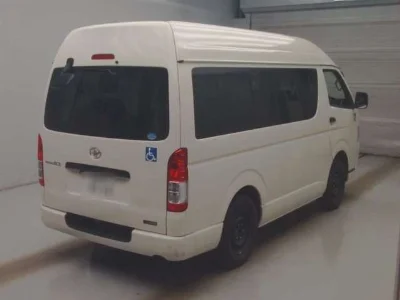 TOYOTA REGIUS VAN