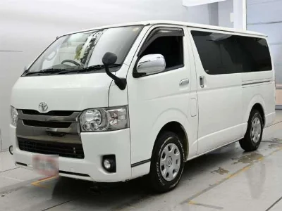 TOYOTA HIACE VAN