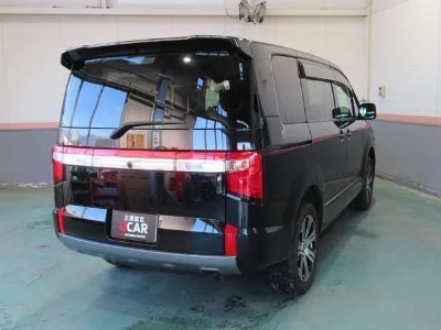MITSUBISHI DELICA D5