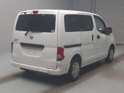 NISSAN NV200