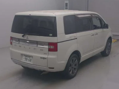 MITSUBISHI DELICA D5