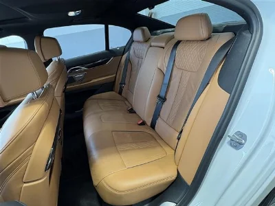 BMW 7 SERIES