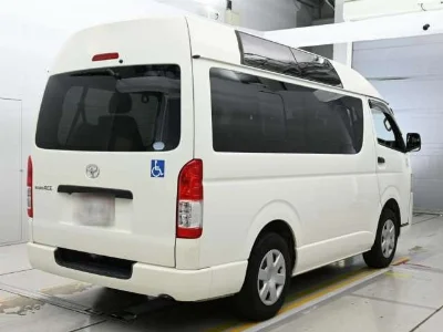 TOYOTA REGIUS VAN