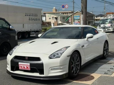 NISSAN GT-R
