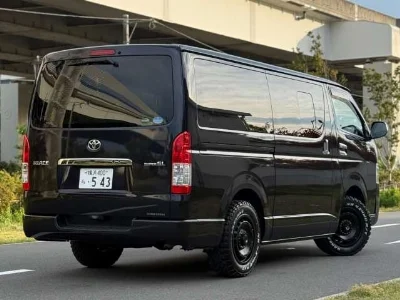 TOYOTA HIACE VAN