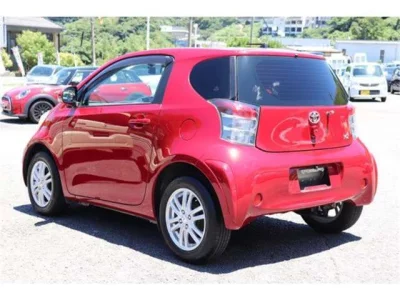 TOYOTA IQ