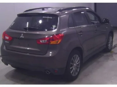 MITSUBISHI RVR