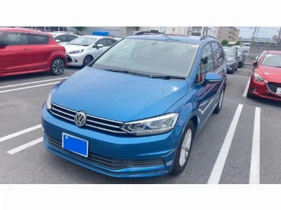VOLKSWAGEN GOLF TOURAN