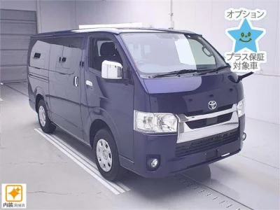 TOYOTA HIACE VAN