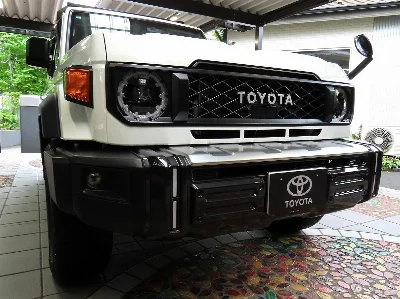 TOYOTA LAND CRUISER