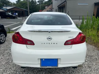 NISSAN SKYLINE