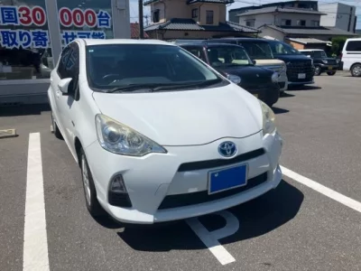 TOYOTA AQUA 2014 с аукциона, 1500cc, пробег 117 000 км