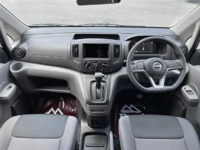 NISSAN NV200