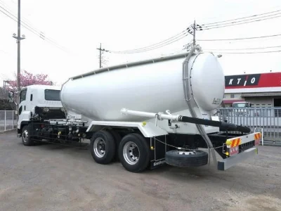 ISUZU GIGA