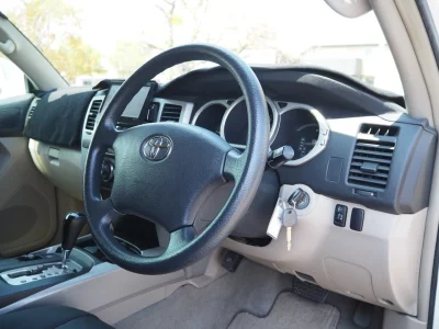 TOYOTA HILUX SURF