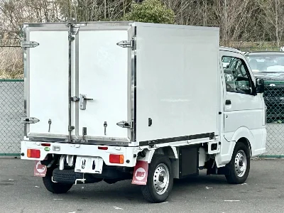 NISSAN CLIPPER TRUCK