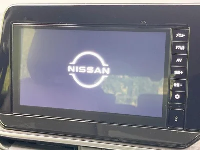 NISSAN AURA
