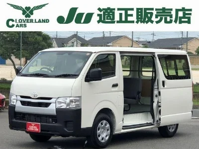TOYOTA HIACE VAN
