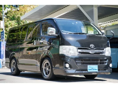 TOYOTA REGIUS VAN
