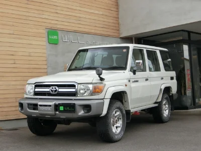 TOYOTA LAND CRUISER