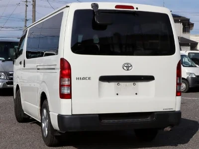 TOYOTA HIACE VAN