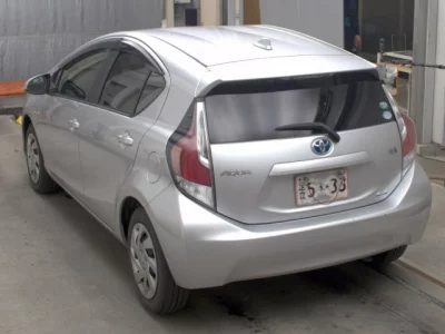 TOYOTA AQUA 2015 с аукциона, 1500cc, пробег 146 000 км