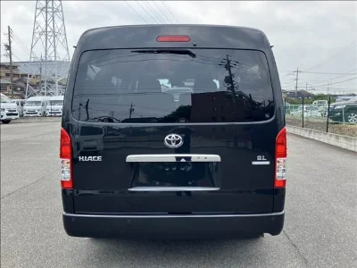 TOYOTA HIACE
